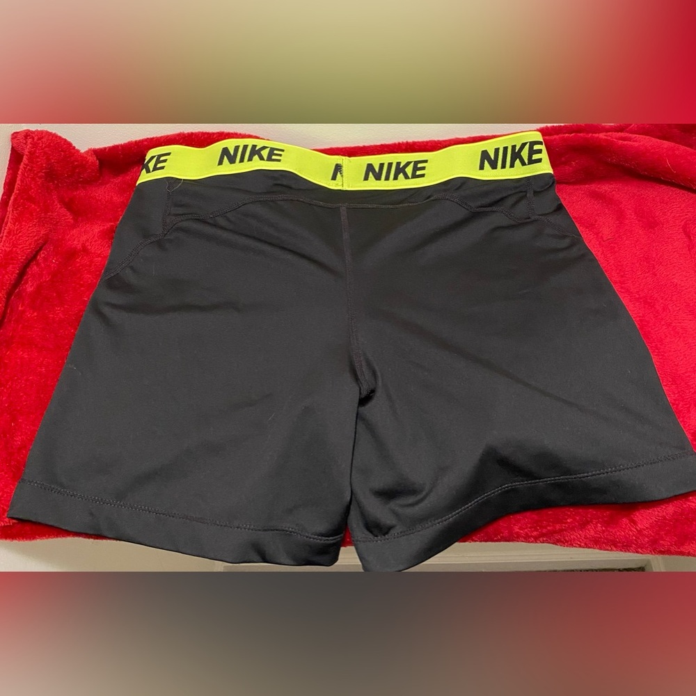 Women’s XL Nike Pros